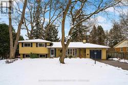 3 HATFIELD PLACE  Hamilton, ON L9H 4J7