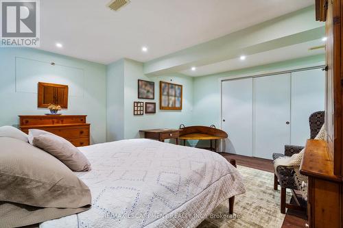 3 Hatfield Place, Hamilton, ON - Indoor Photo Showing Bedroom