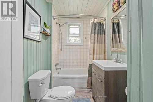 Bathroom 4 pc - 9201 24 Side Road, Erin, ON - Indoor Photo Showing Bathroom