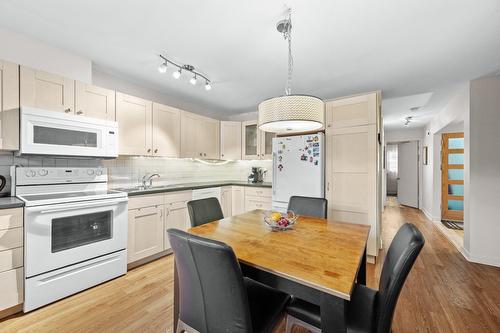 Kitchen - 8884 Rue Tolhurst, Montréal (Ahuntsic-Cartierville), QC - Indoor