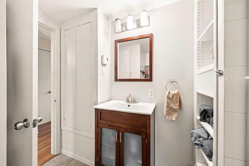 Bathroom - 8884 Rue Tolhurst, Montréal (Ahuntsic-Cartierville), QC - Indoor Photo Showing Bathroom