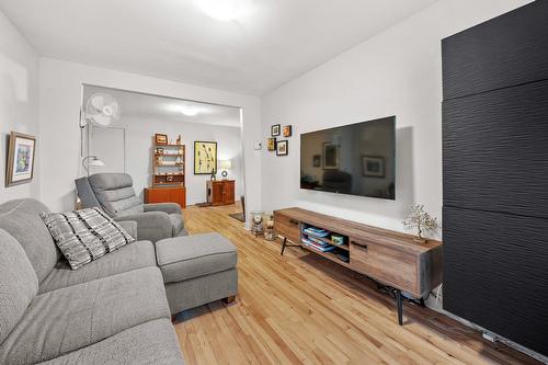 Living room - 8884 Rue Tolhurst, Montréal (Ahuntsic-Cartierville), QC - Indoor Photo Showing Living Room