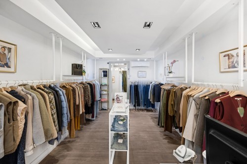 Commerce - 123A Av. Laurier O., Montréal (Le Plateau-Mont-Royal), QC - Indoor