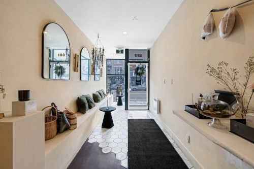 Commerce - 123 Av. Laurier O., Montréal (Le Plateau-Mont-Royal), QC - Indoor Photo Showing Other Room