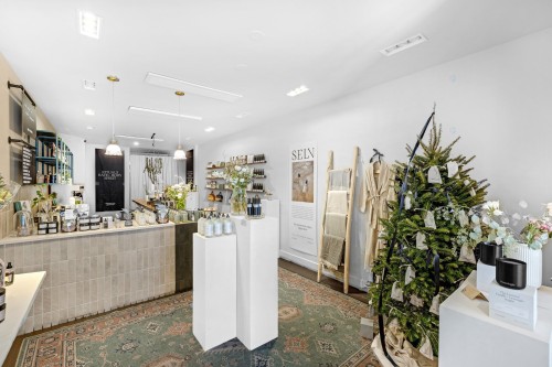 Commerce - 123 Av. Laurier O., Montréal (Le Plateau-Mont-Royal), QC - Indoor