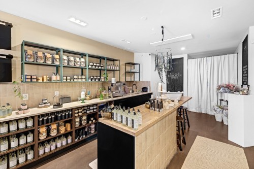 Commerce - 123 Av. Laurier O., Montréal (Le Plateau-Mont-Royal), QC - Indoor