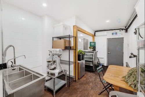 Commerce - 123 Av. Laurier O., Montréal (Le Plateau-Mont-Royal), QC - Indoor Photo Showing Kitchen