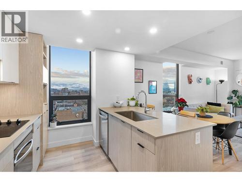 1488 Bertram Street Unit# 1005, Kelowna, BC - Indoor Photo Showing Kitchen With Upgraded Kitchen