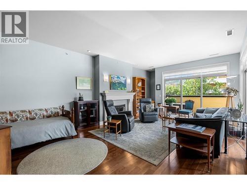 370 Battle Street Unit# 401, Kamloops, BC - Indoor Photo Showing Living Room