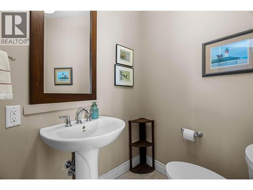 370 Battle Street Unit# 401, Kamloops, BC - Indoor Photo Showing Bathroom