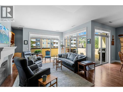 370 Battle Street Unit# 401, Kamloops, BC - Indoor Photo Showing Living Room With Fireplace