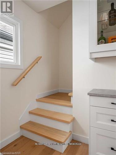 98 Pleasant Avenue, St. Catharines (Downtown), ON - Indoor Photo Showing Other Room