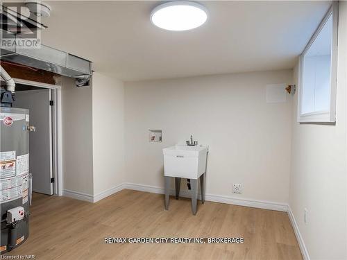 98 Pleasant Avenue, St. Catharines (Downtown), ON - Indoor