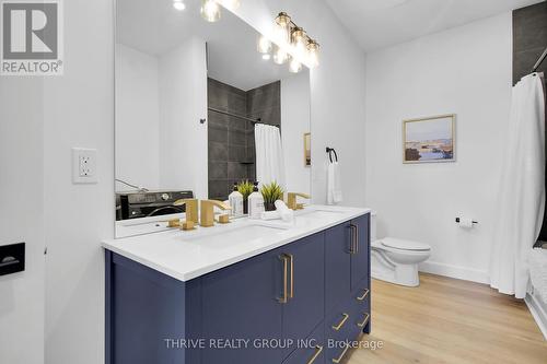 6 - 74 Church Street, Stratford, ON - Indoor Photo Showing Bathroom