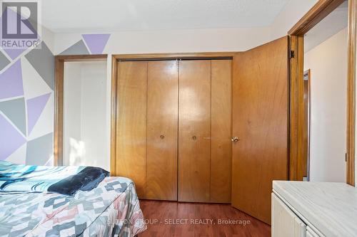 31 Meadowview Road, London South (South O), ON - Indoor Photo Showing Bedroom