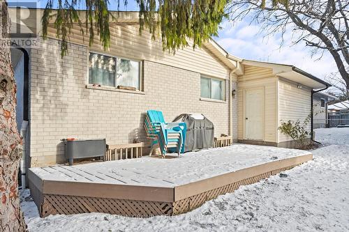 31 Meadowview Road, London South (South O), ON - Outdoor With Deck Patio Veranda With Exterior