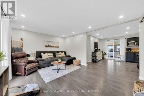1073 Concession 6 Woodhouse Road, Norfolk, ON - Indoor Photo Showing Living Room