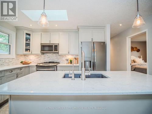 373 Darby Road, Welland (Cooks Mills), ON - Indoor Photo Showing Kitchen With Upgraded Kitchen