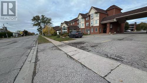 Commercial Unit - 7737 Lundy'S Lane, Niagara Falls (Ascot), ON 