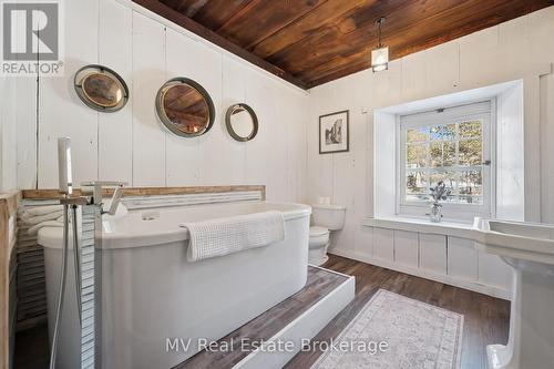 6 Millridge Estate Private, Centre Wellington (Elora/Salem), ON - Indoor