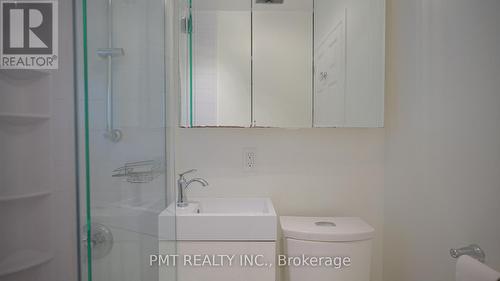 103 Yardley Avenue, Toronto, ON - Indoor Photo Showing Bathroom