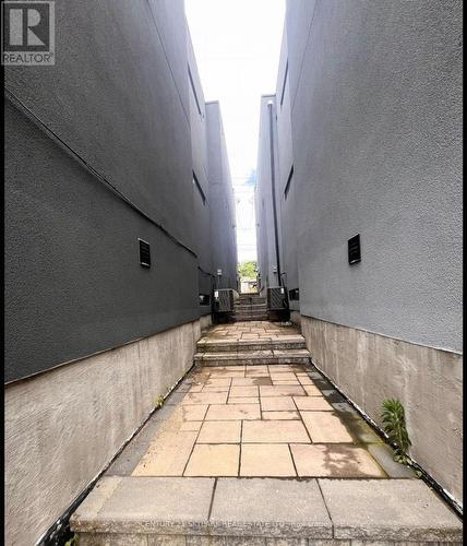 574 B Pharmacy Ave Avenue, Toronto, ON 