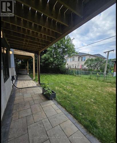 574 B Pharmacy Ave Avenue, Toronto, ON 