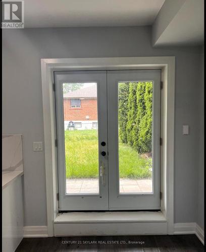 574 B Pharmacy Ave Avenue, Toronto, ON 