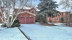 5 FALKLAND PLACE  Richmond Hill, ON L4C 9P3