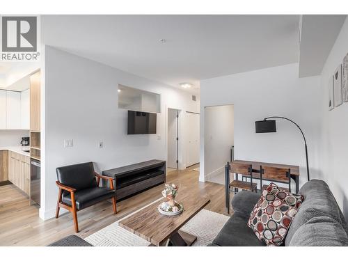 3642 Mission Springs Drive Unit# 303, Kelowna, BC - Indoor Photo Showing Living Room
