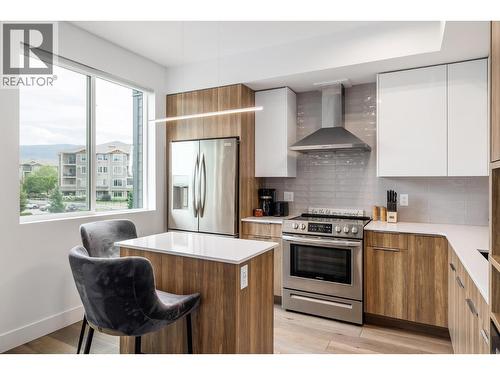 3642 Mission Springs Drive Unit# 303, Kelowna, BC - Indoor Photo Showing Kitchen With Upgraded Kitchen