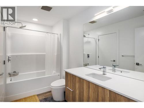 3642 Mission Springs Drive Unit# 303, Kelowna, BC - Indoor Photo Showing Bathroom