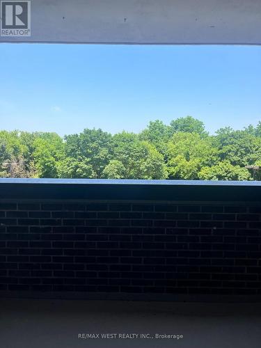 304 - 1535 Lakeshore Road E, Mississauga, ON -  With View