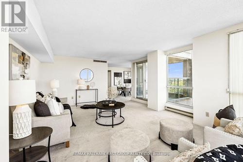 701 - 25 Cumberland Lane, Ajax, ON - Indoor Photo Showing Living Room
