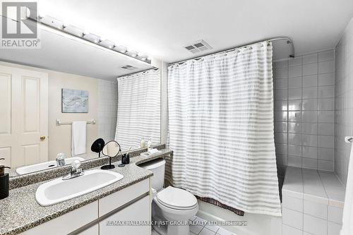 701 - 25 Cumberland Lane, Ajax, ON - Indoor Photo Showing Bathroom