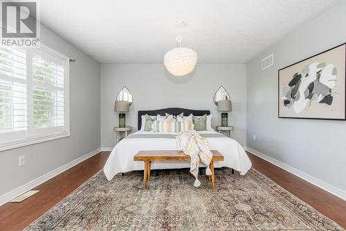 62 Windsor Crescent, Barrie, ON - Indoor Photo Showing Bedroom