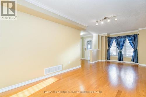 25 Dunnett Drive, Barrie, ON - Indoor Photo Showing Other Room