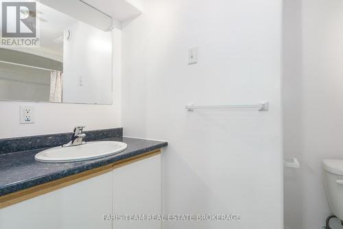 25 Dunnett Drive, Barrie, ON - Indoor Photo Showing Bathroom