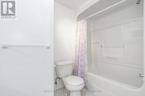 25 Dunnett Drive, Barrie, ON - Indoor Photo Showing Bathroom