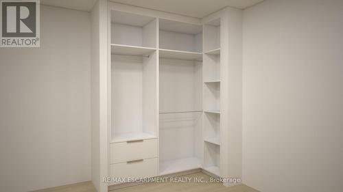 2488 Bridge Road, Oakville, ON - Indoor With Storage