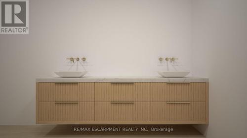 2488 Bridge Road, Oakville, ON - Indoor