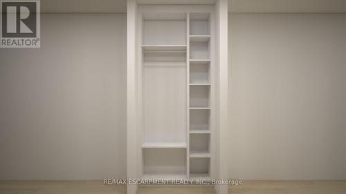 2488 Bridge Road, Oakville, ON - Indoor