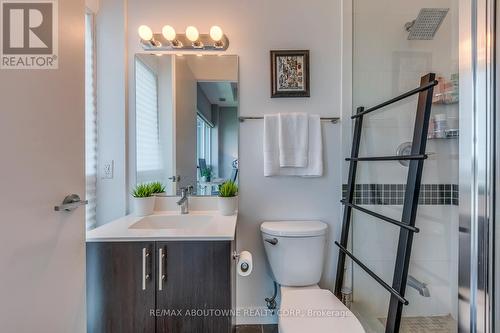 2524 - 165 Legion Road N, Toronto, ON - Indoor Photo Showing Bathroom