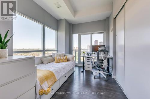 2524 - 165 Legion Road N, Toronto, ON - Indoor Photo Showing Bedroom