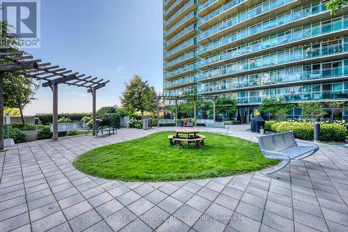 2524 - 165 Legion Road N, Toronto, ON - Outdoor