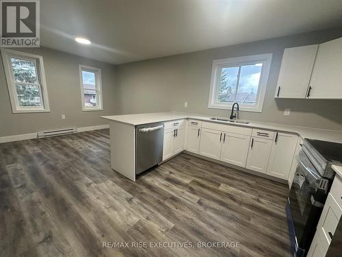 2 - 565 Emma Street, Gananoque, ON - Indoor