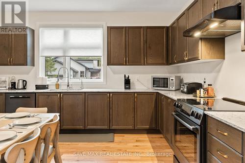 1049 Greensview Drive, Lake Of Bays, ON - Indoor Photo Showing Kitchen