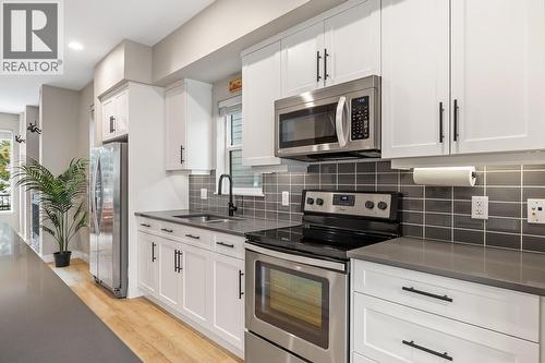 2490 Tuscany Drive Unit# 54, West Kelowna, BC - Indoor Photo Showing Kitchen With Double Sink With Upgraded Kitchen