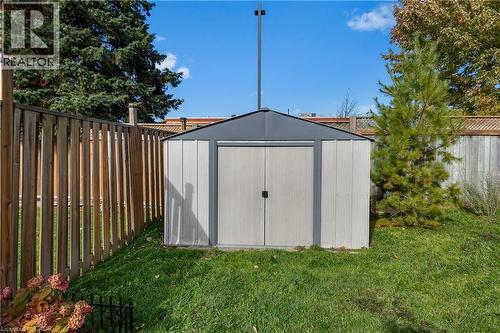 7321 Dorchester Road, Niagara Falls, ON - Outdoor