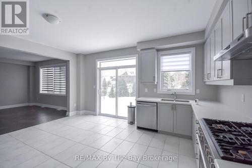 30 Misty Ridge Road, Wasaga Beach, ON - Indoor Photo Showing Kitchen